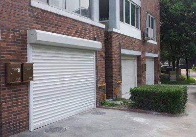 濟(jì)南車庫門安裝電源插座時(shí)需注意的內(nèi)容